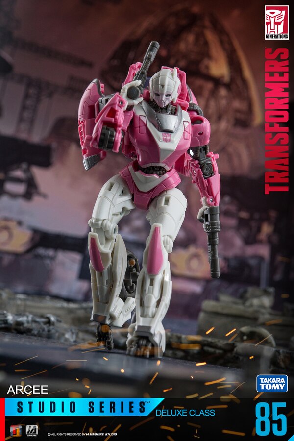 Studio Series SS 85 Arcee Toy Phography Image Gallery By IAMNOFIRE  (2 of 13)